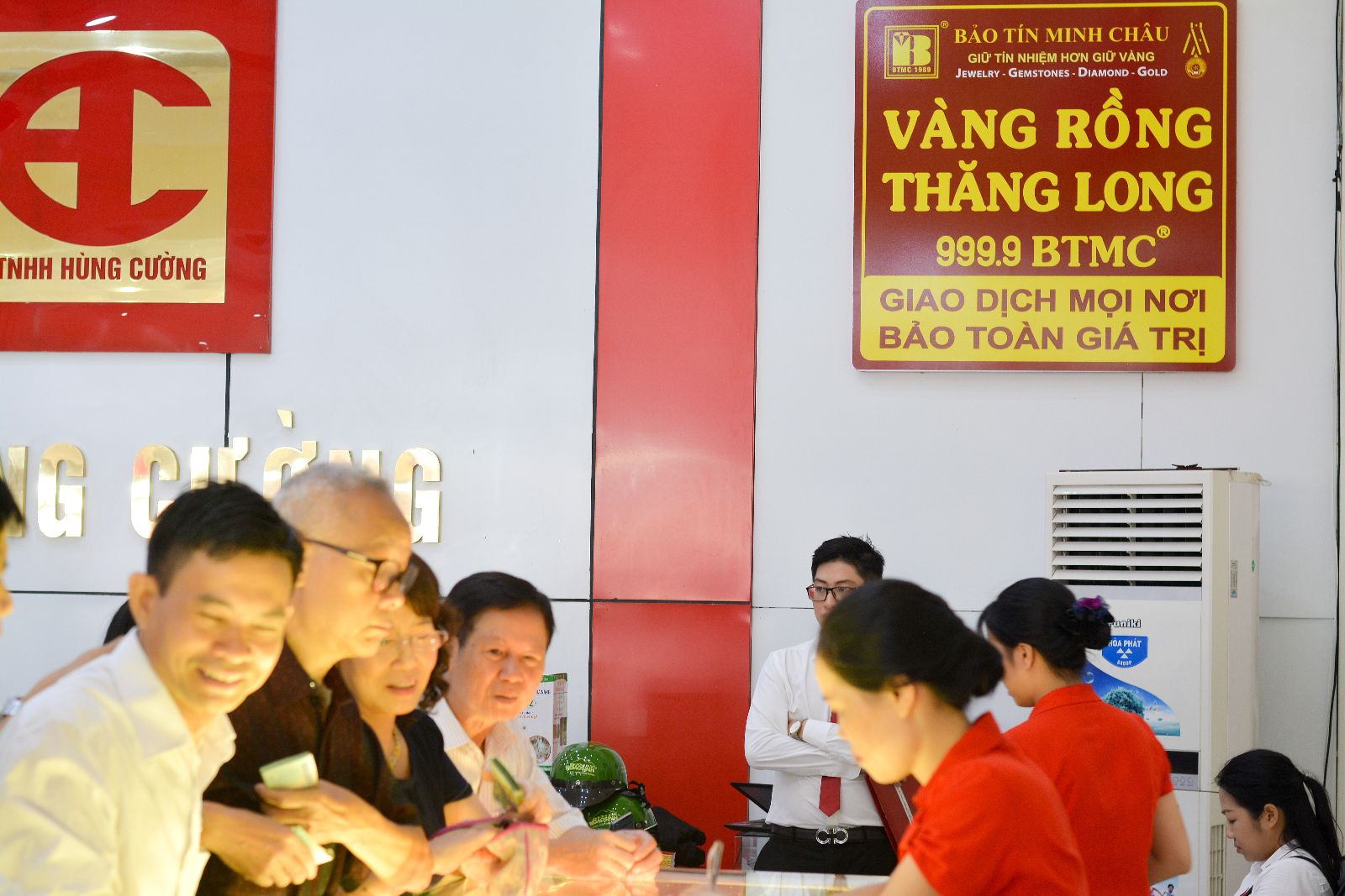 Lễ ra mắt điểm bán Vàng rồng Thăng Long Bảo Tín Minh Châu