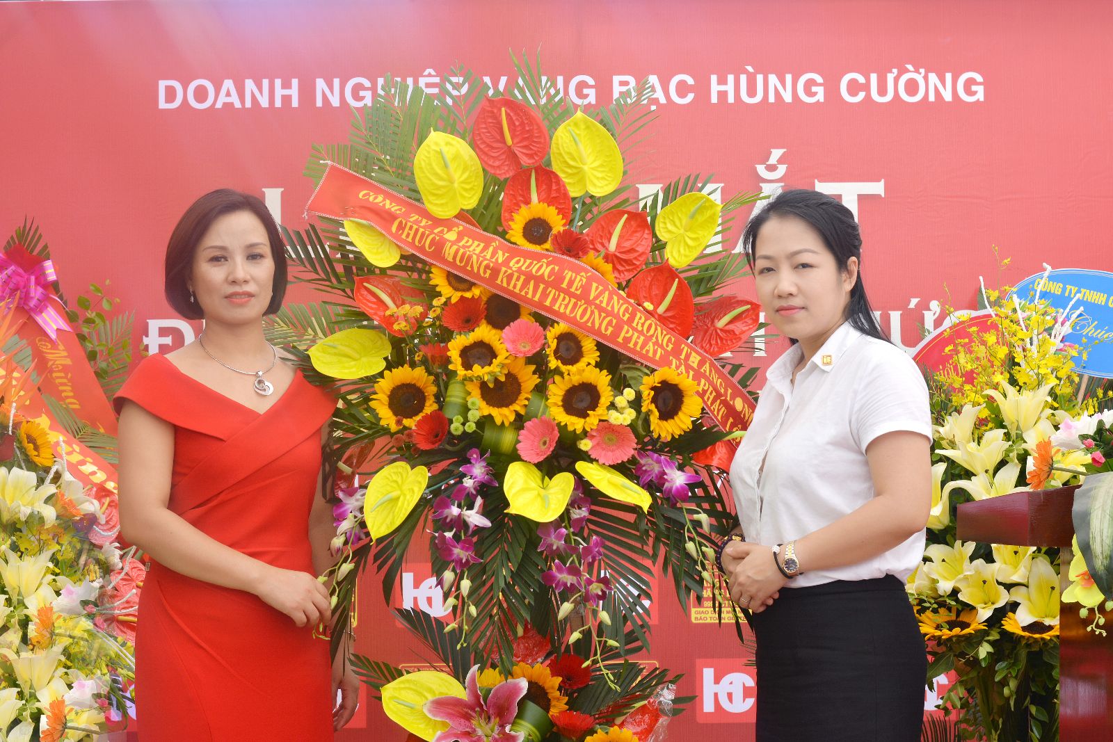 Lễ ra mắt điểm bán Vàng rồng Thăng Long Bảo Tín Minh Châu