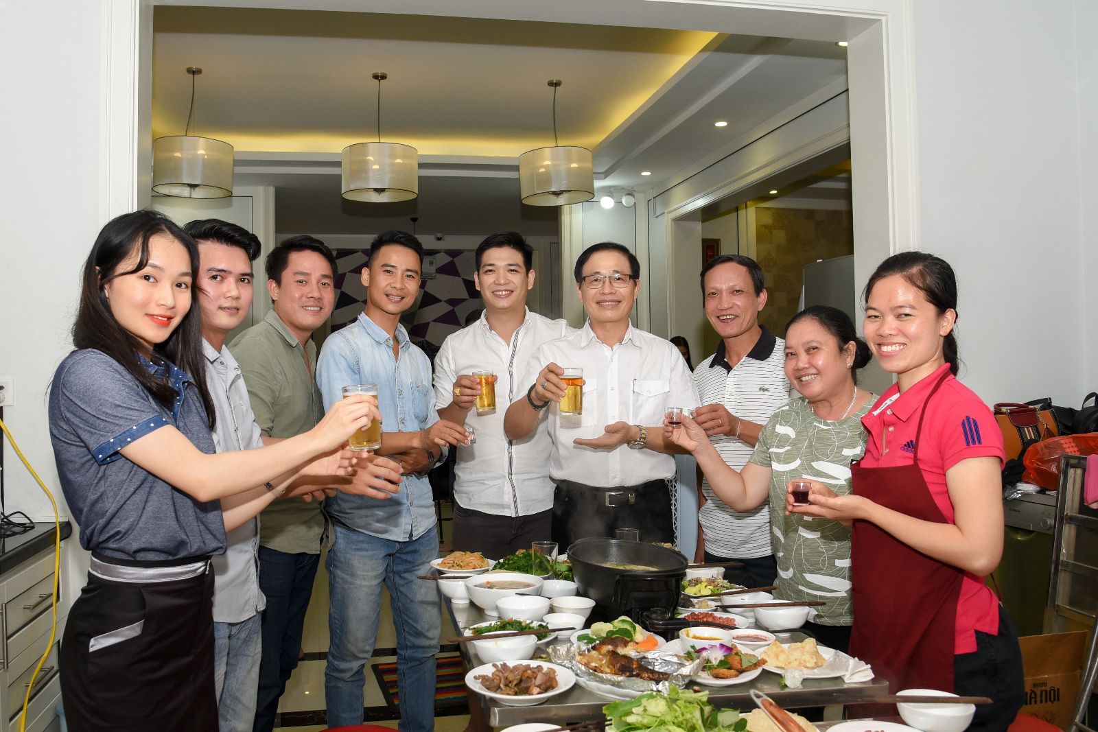 BẢO TÍN MINH CHÂU TUYÊN DƯƠNG VÀ TRAO THƯỞNG CÁN BỘ NHÂN VIÊN XUẤT SẮC QUÝ I, II - 2018