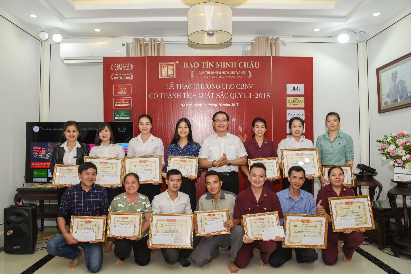 BẢO TÍN MINH CHÂU TUYÊN DƯƠNG VÀ TRAO THƯỞNG CÁN BỘ NHÂN VIÊN XUẤT SẮC QUÝ I, II - 2018