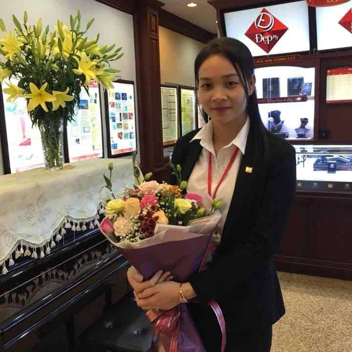 biểu dương nhân viên BTMC nhặt được đồ giá trị trả lại cho khách